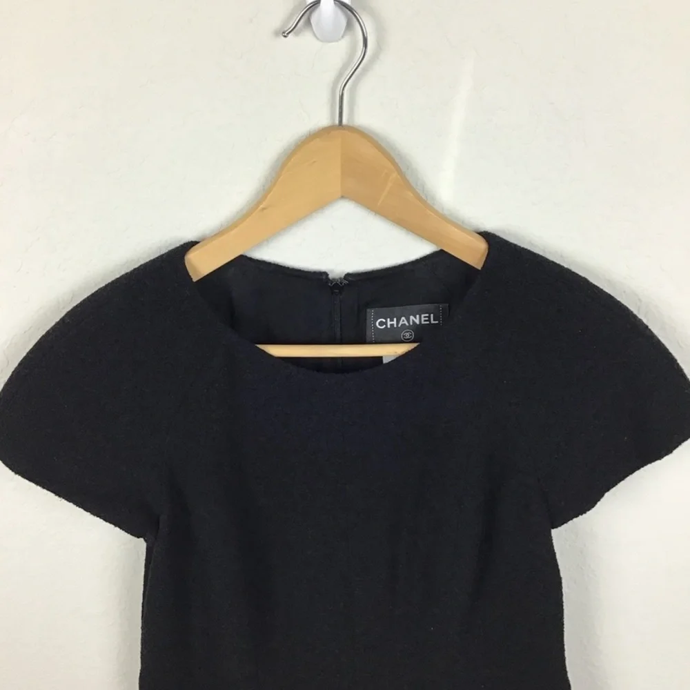 Chanel Black Wool Silk Sheath Dress 42 Classic Quiet Luxury LBD